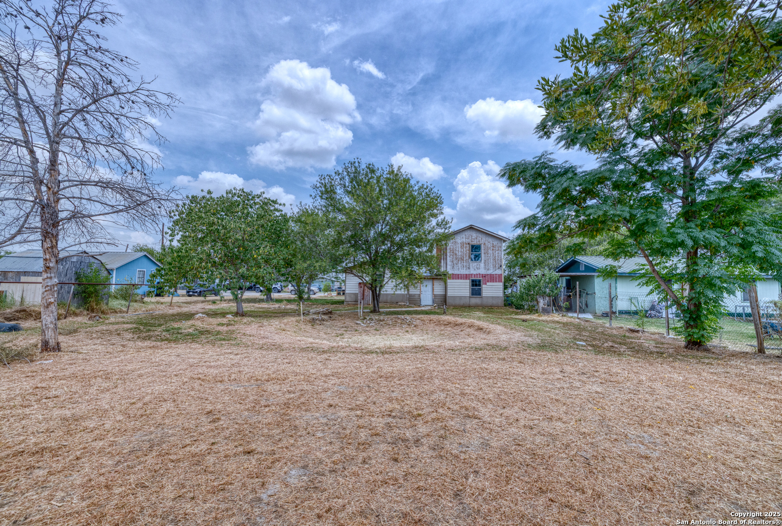 98 Guayacan Carrizo Springs TX 78834