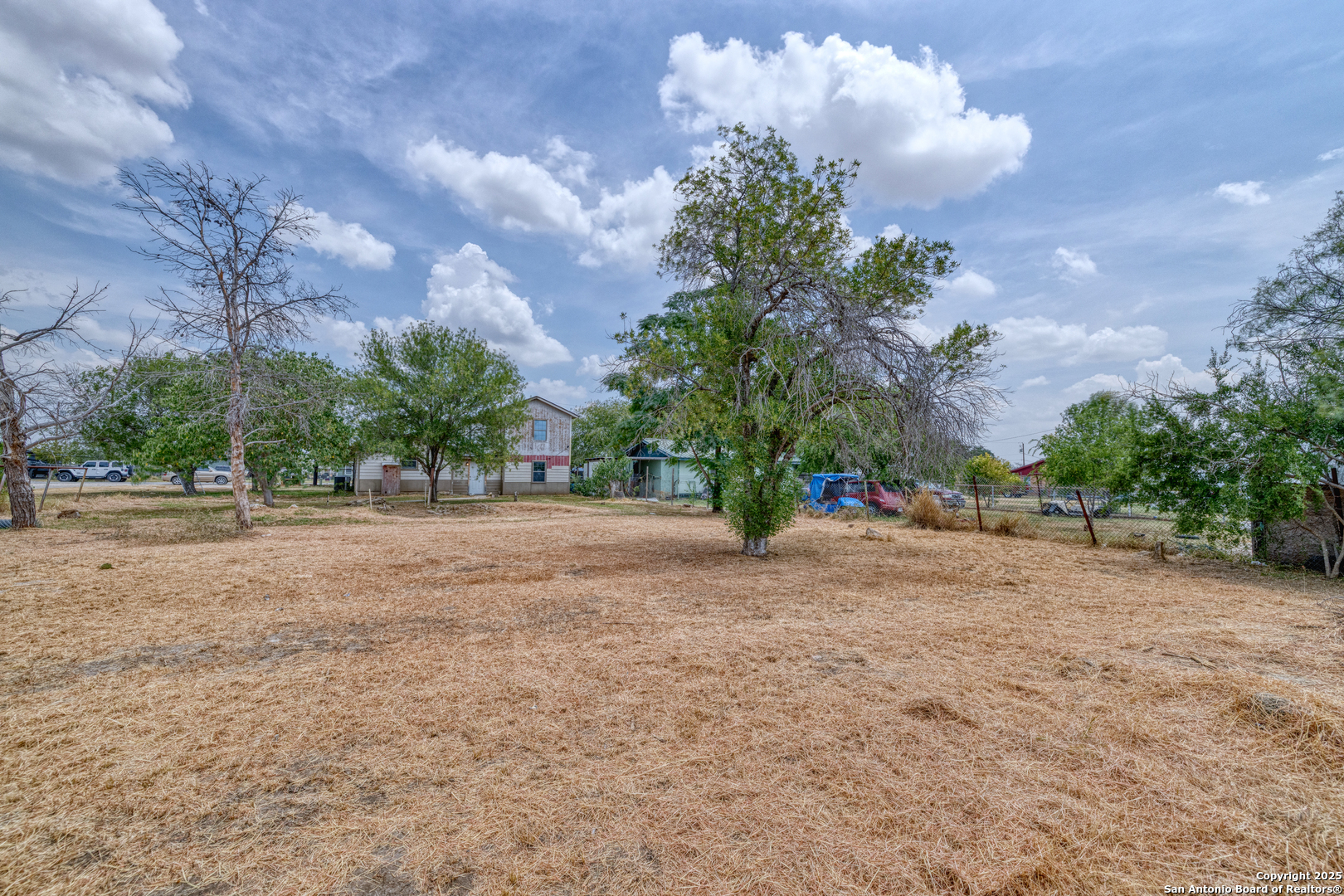 98 Guayacan Carrizo Springs TX 78834