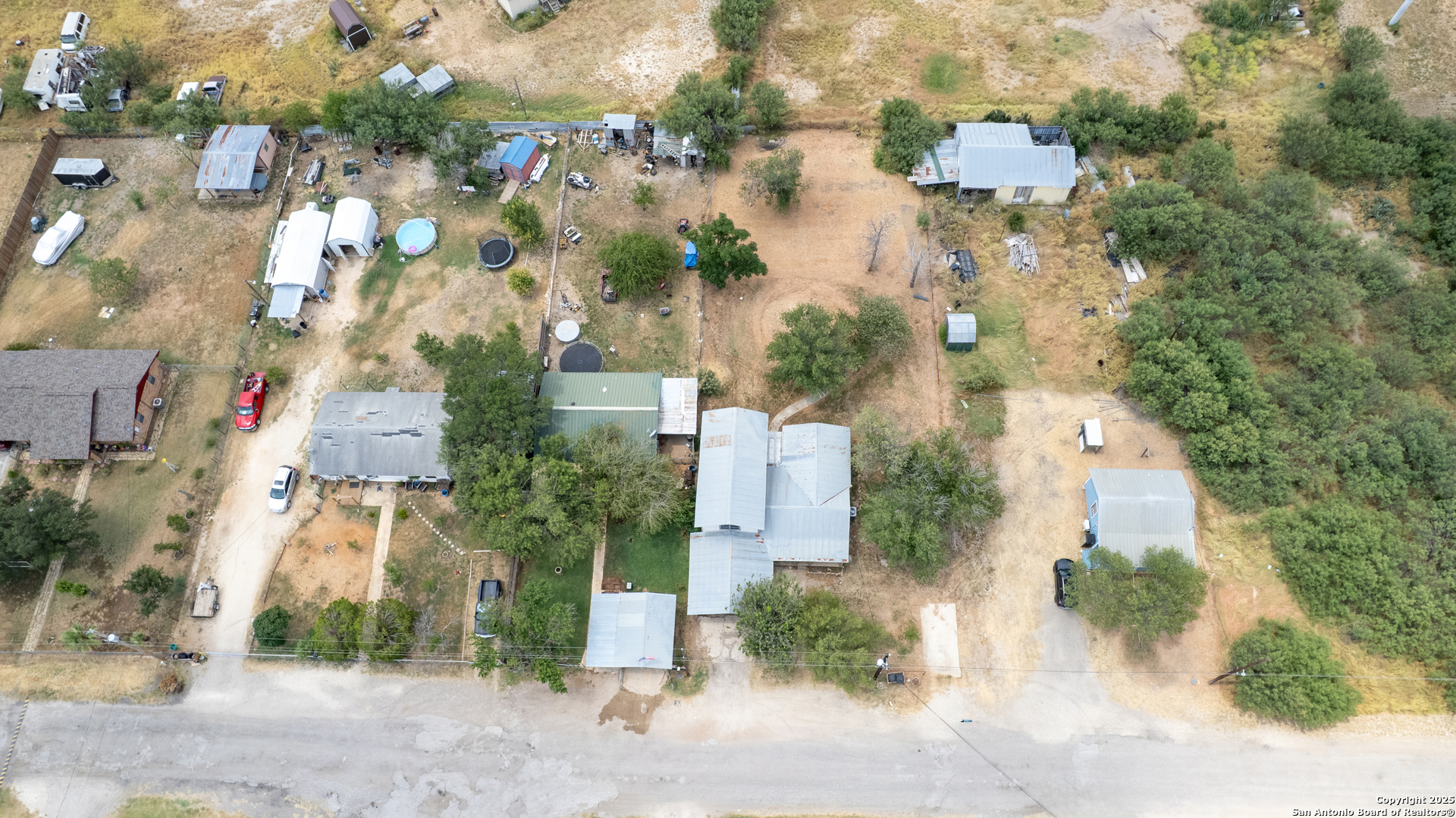 98 Guayacan Carrizo Springs TX 78834