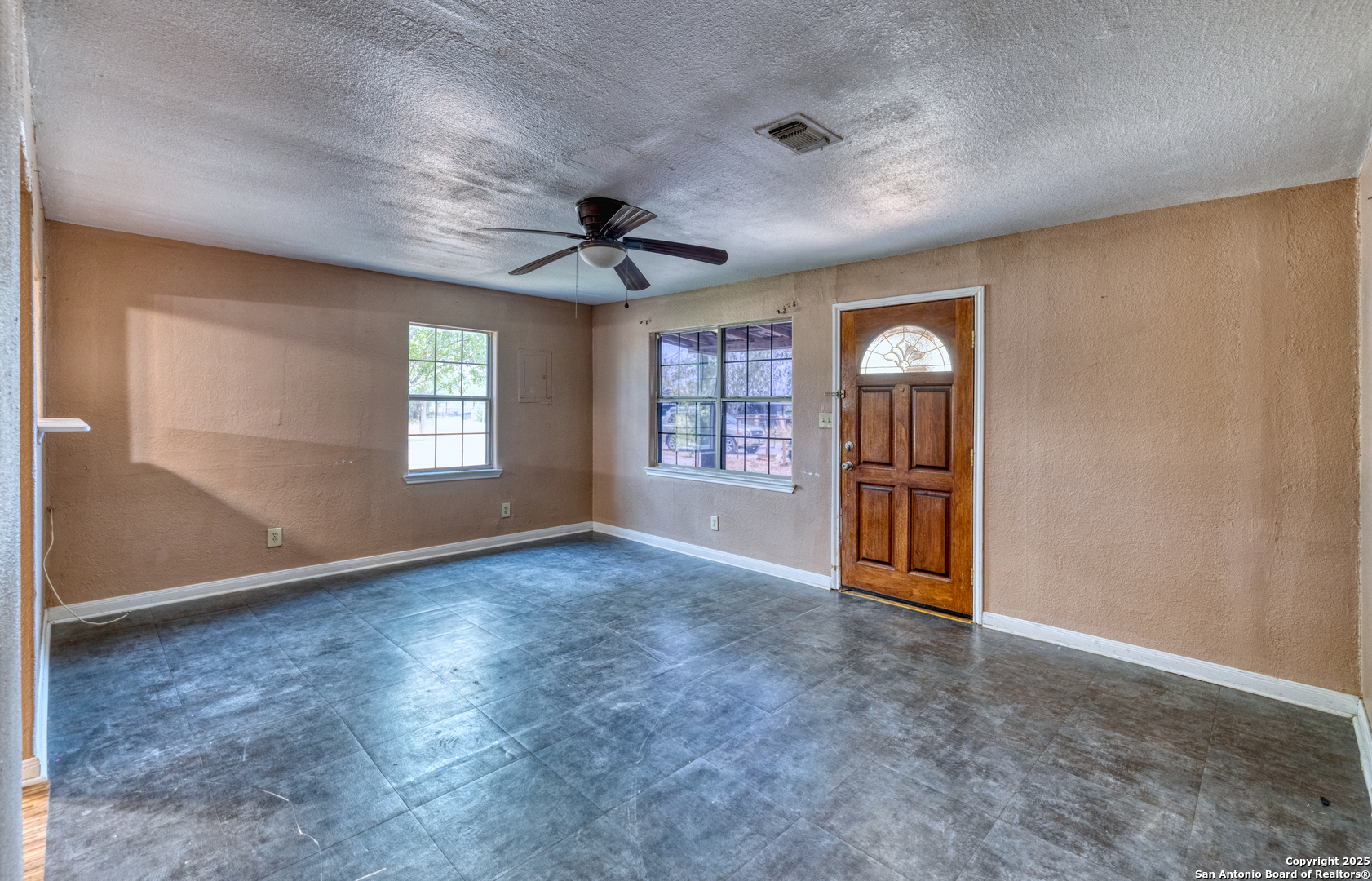 98 Guayacan Carrizo Springs TX 78834
