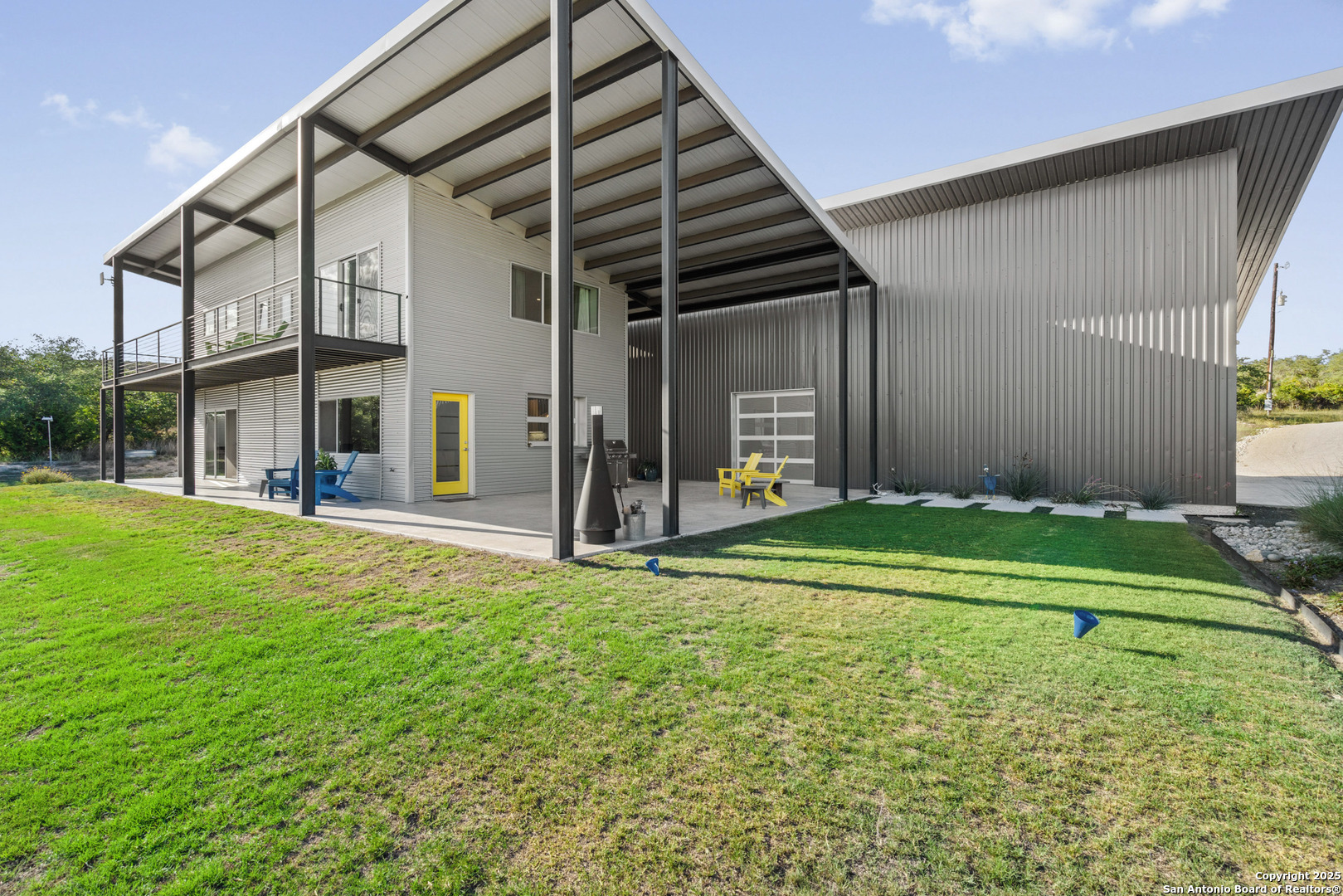 370 Gray Wolf Blanco TX 78606