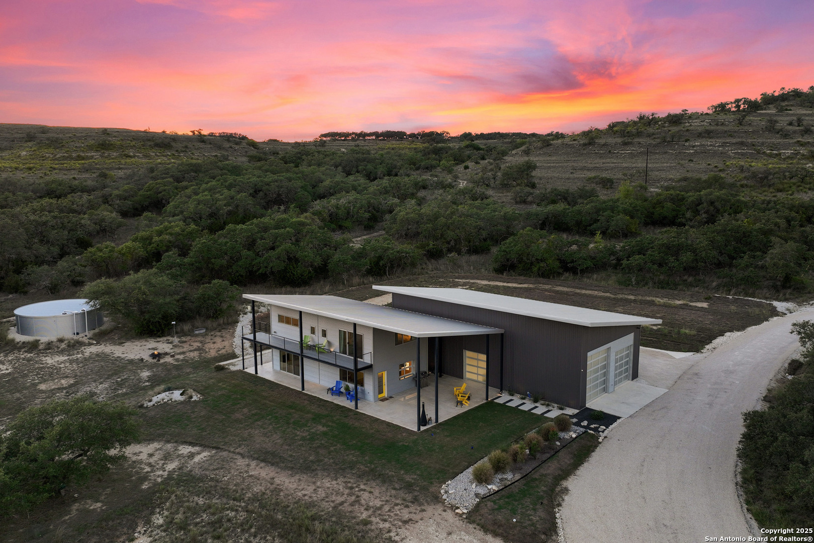 370 Gray Wolf Blanco TX 78606