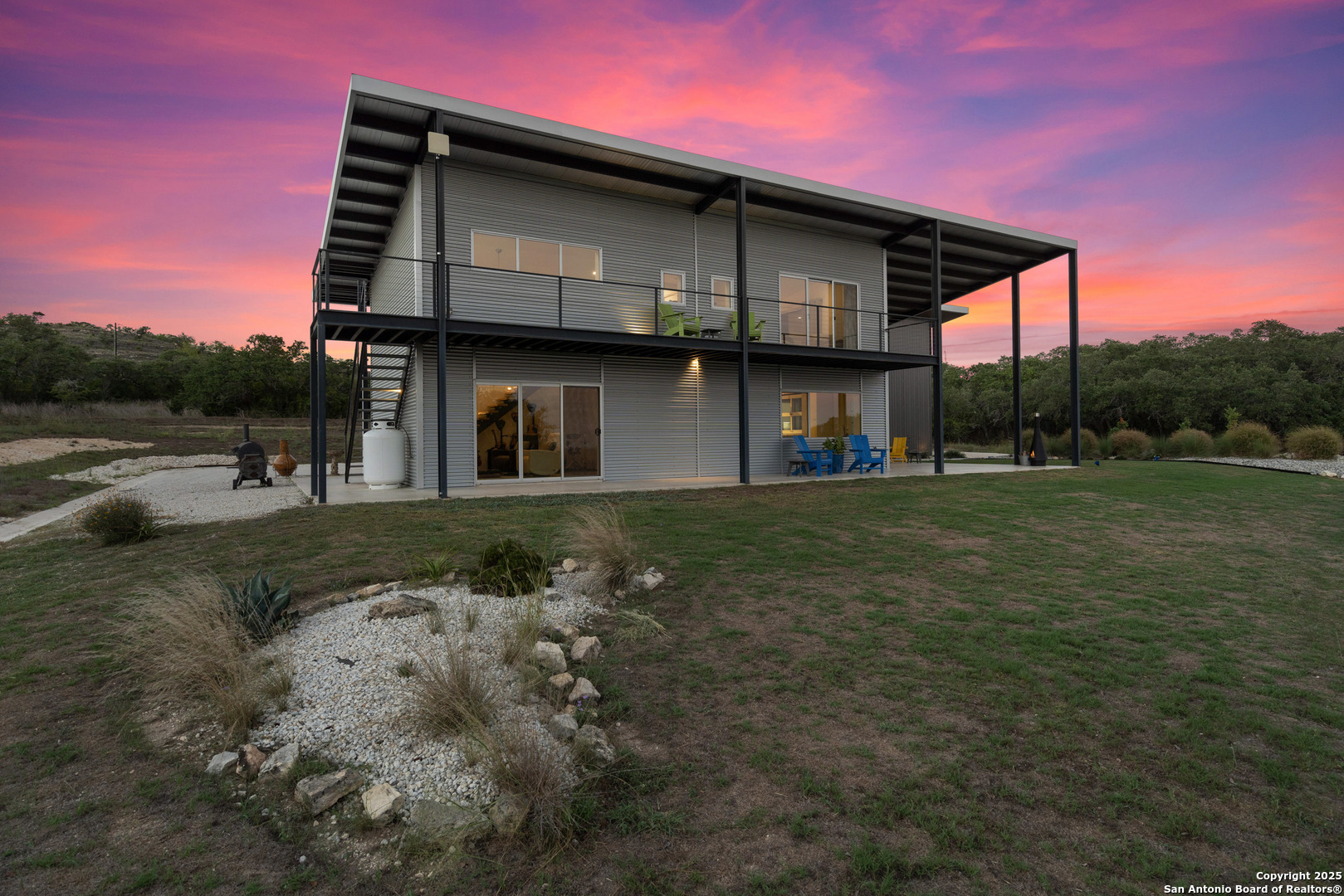 370 Gray Wolf Blanco TX 78606