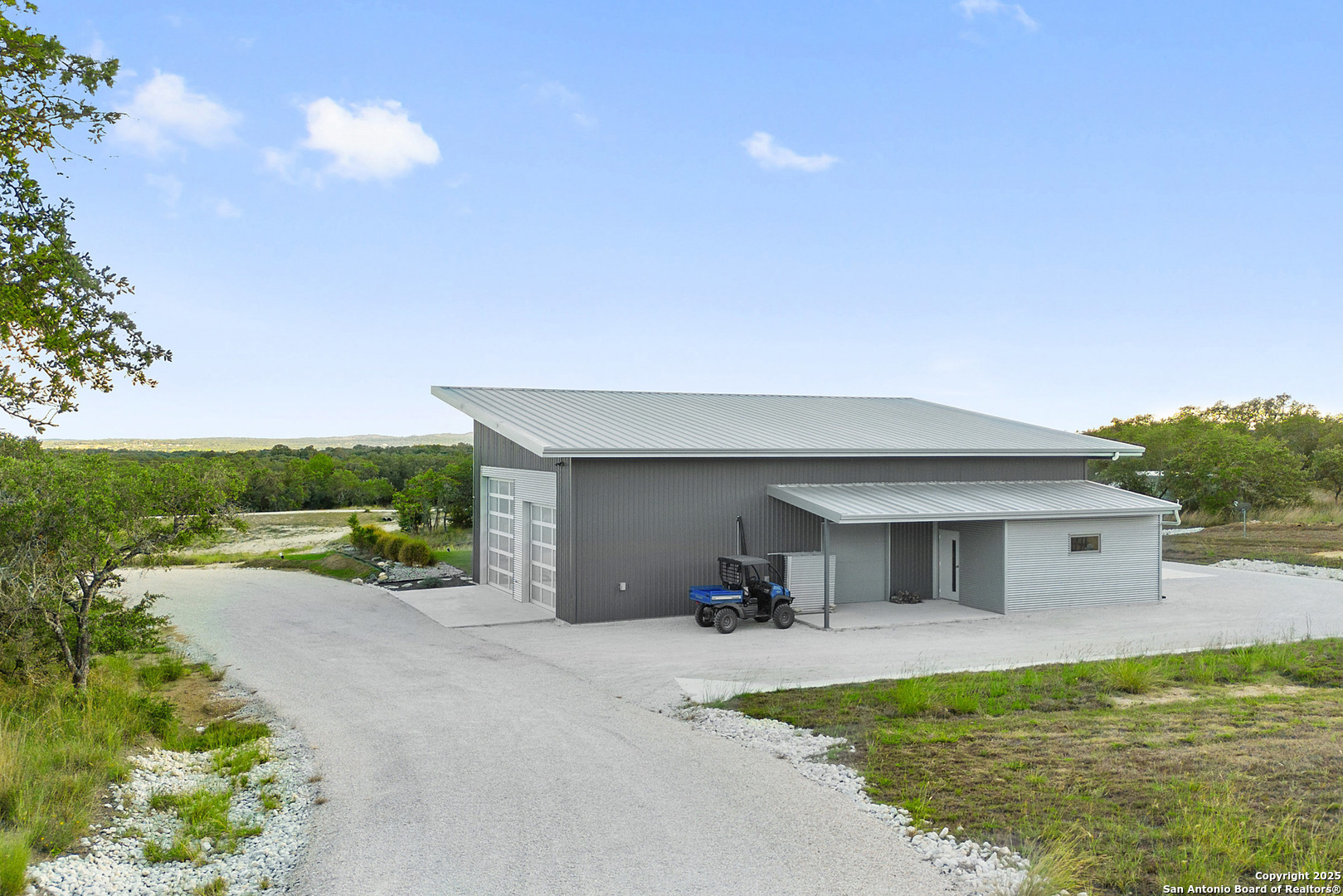370 Gray Wolf Blanco TX 78606