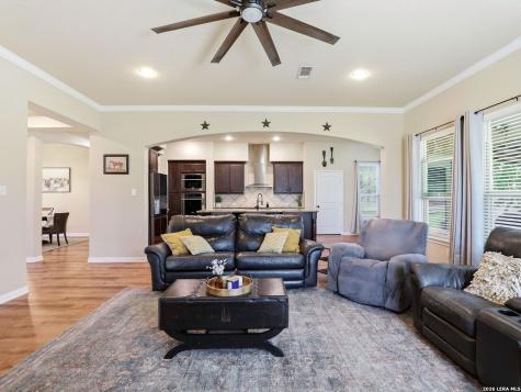 1211 Copperhead Road Seguin TX 78155