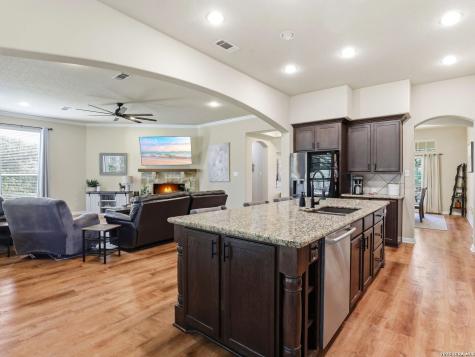 1211 Copperhead Road Seguin TX 78155