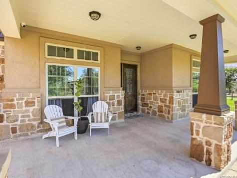 1211 Copperhead Road Seguin TX 78155