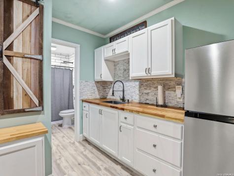 1211 Copperhead Road Seguin TX 78155