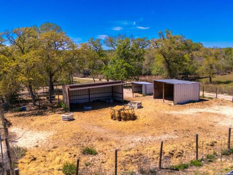1211 Copperhead Road Seguin TX 78155