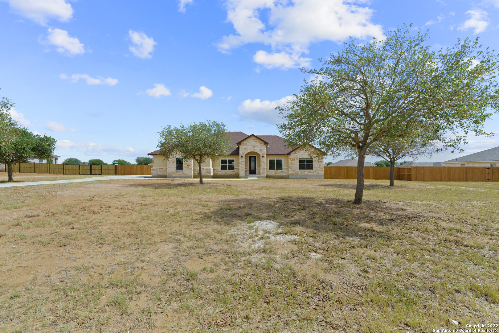 133 W Medium Meadow Drive Lytle TX 78052