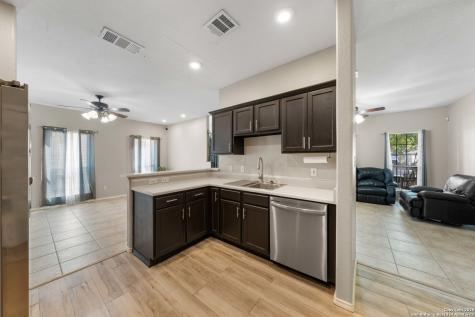 144 Whitewing Way Floresville TX 78114