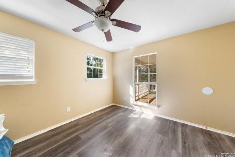 144 Whitewing Way Floresville TX 78114