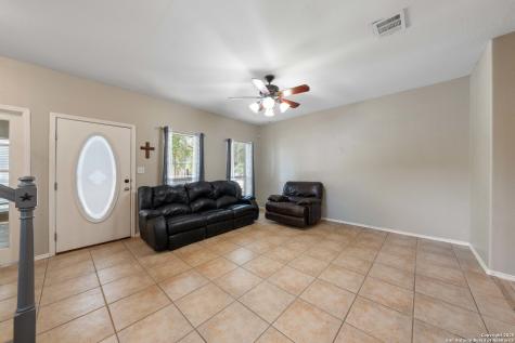 144 Whitewing Way Floresville TX 78114