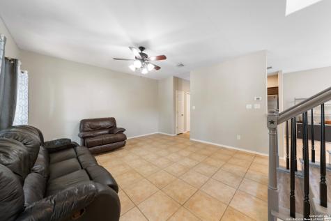 144 Whitewing Way Floresville TX 78114