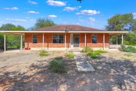 981 Woodland Hills Road Poteet TX 78065