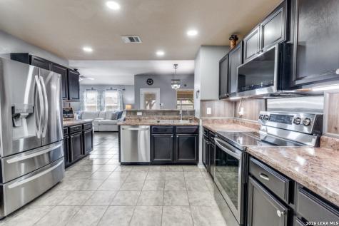 1517 Motherwell Seguin TX 78155