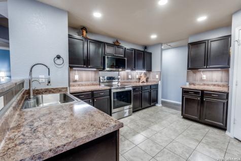 1517 Motherwell Seguin TX 78155