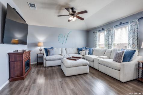1517 Motherwell Seguin TX 78155