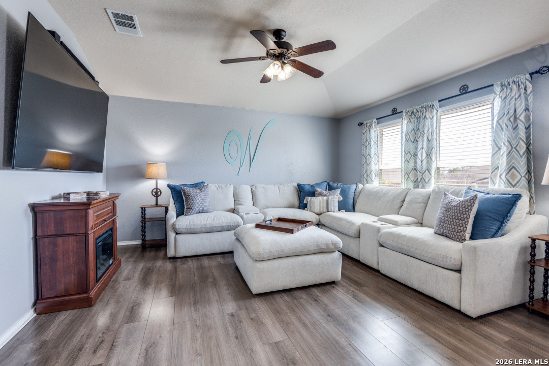 1517 Motherwell Seguin TX 78155