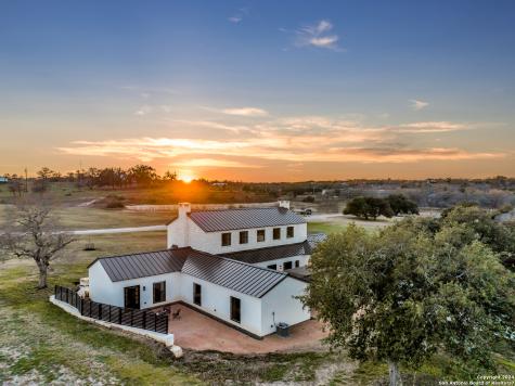 130 Overlook Drive Fredericksburg TX 78624