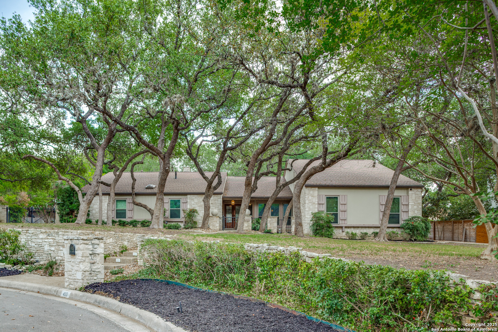 410 Cove Bluff San Antonio TX 78216
