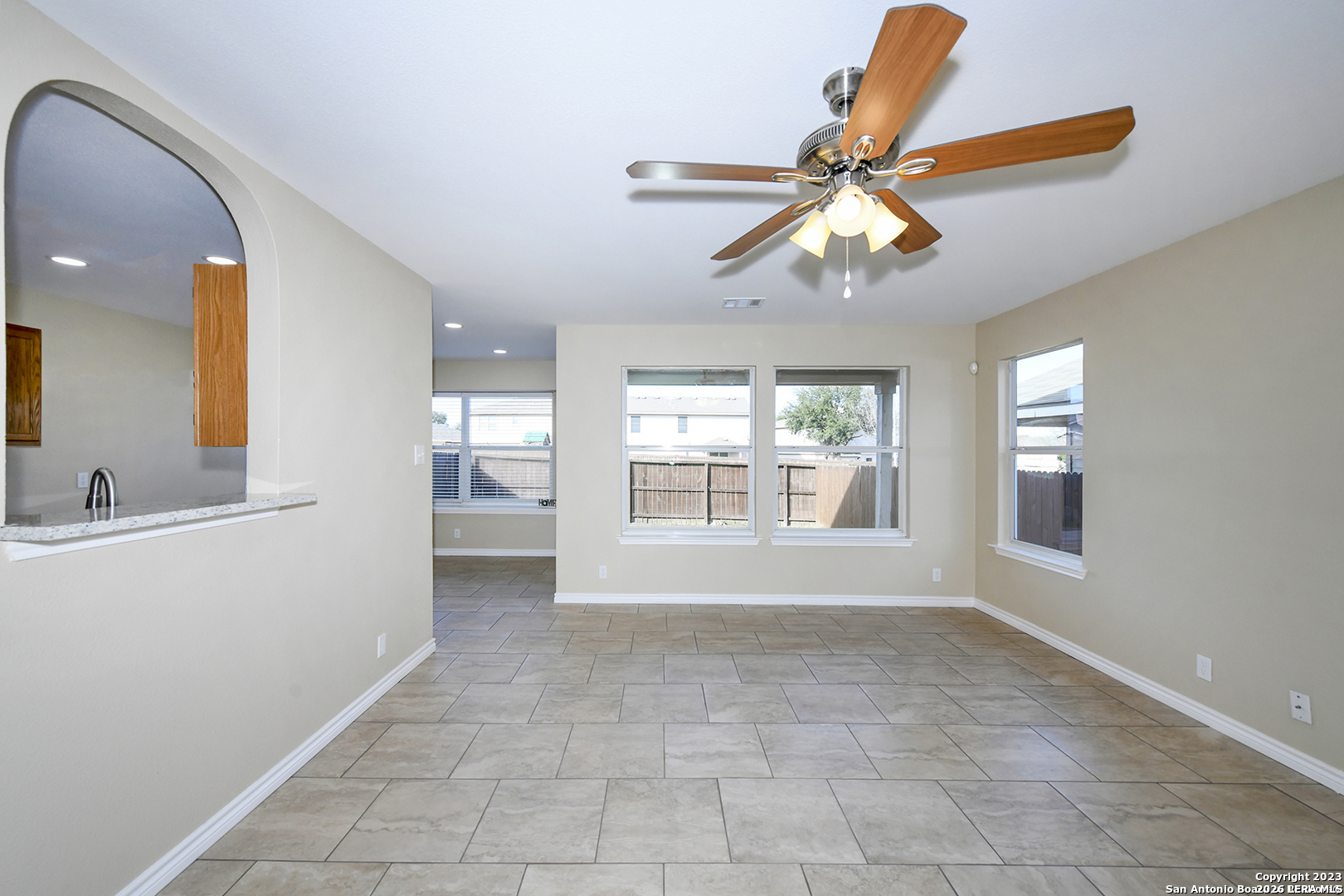 6843 Grapevine Lake San Antonio TX 78244