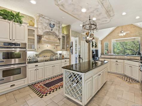 1806 Far Niente San Antonio TX 78258