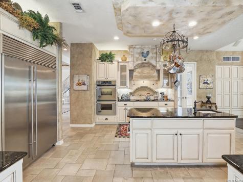 1806 Far Niente San Antonio TX 78258