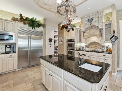 1806 Far Niente San Antonio TX 78258