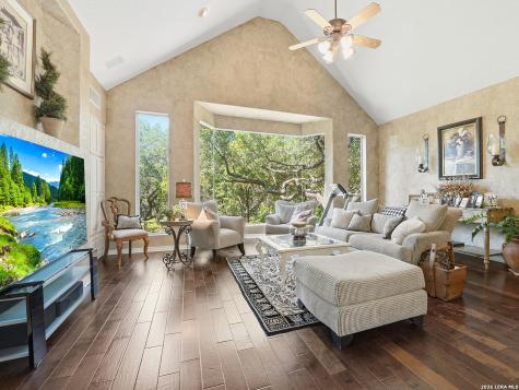 1806 Far Niente San Antonio TX 78258