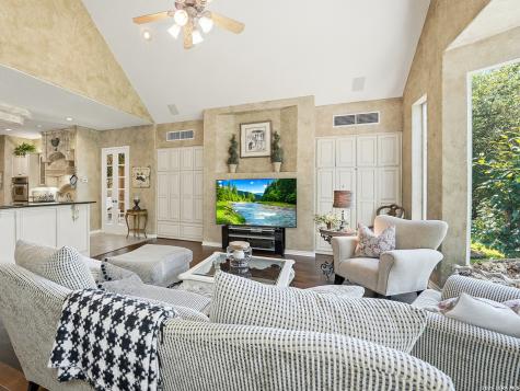 1806 Far Niente San Antonio TX 78258