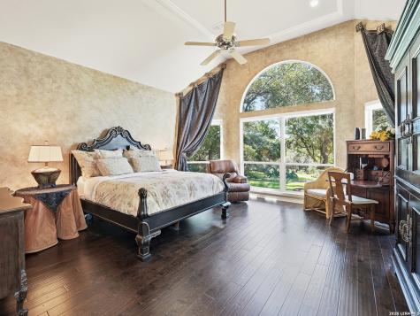 1806 Far Niente San Antonio TX 78258