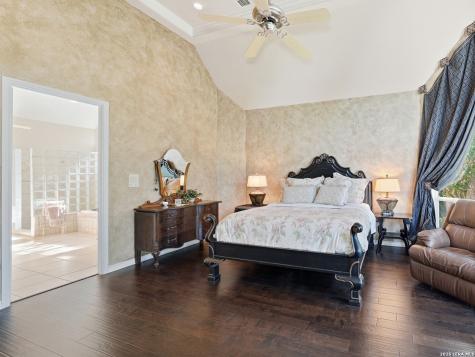1806 Far Niente San Antonio TX 78258