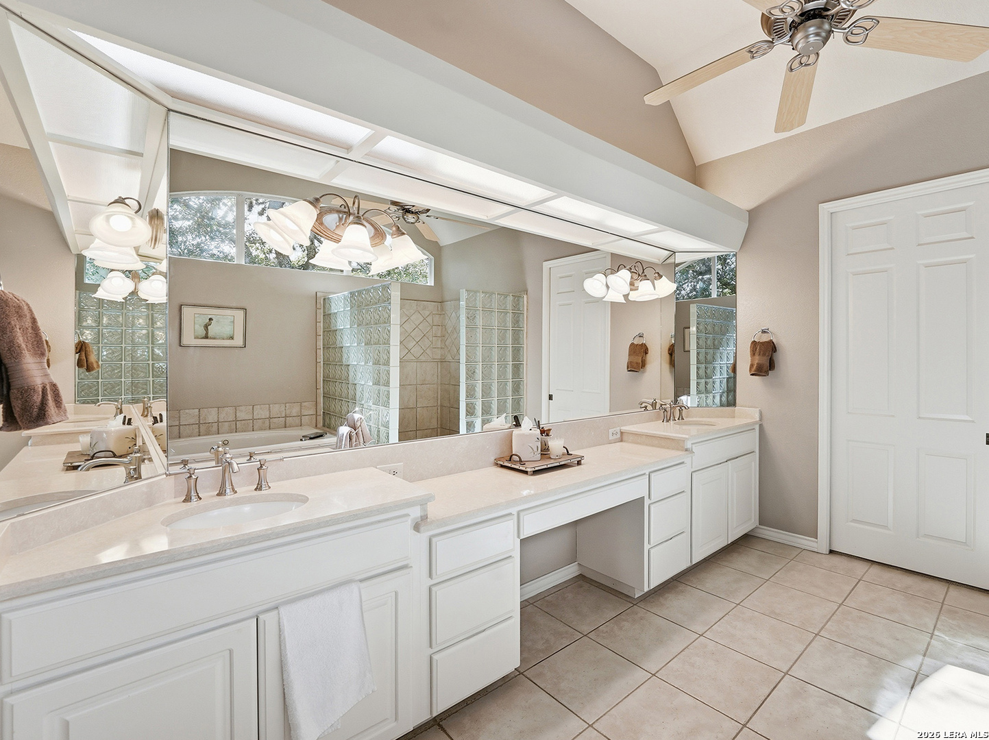 1806 Far Niente San Antonio TX 78258