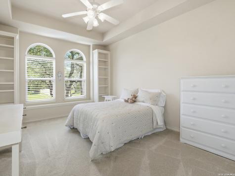 1806 Far Niente San Antonio TX 78258