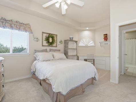 1806 Far Niente San Antonio TX 78258