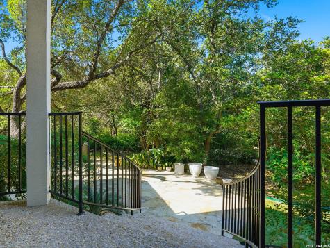 1806 Far Niente San Antonio TX 78258