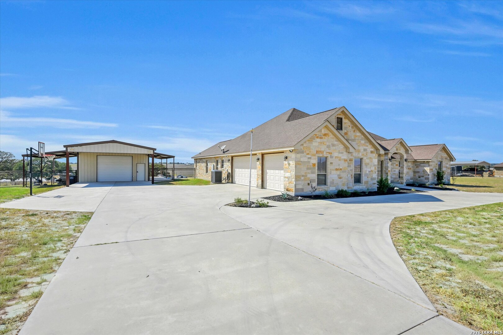 196 Triple Bend Drive La Vernia TX 78121