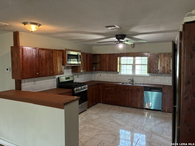 110 Tyler Avenue Sabinal TX 78881