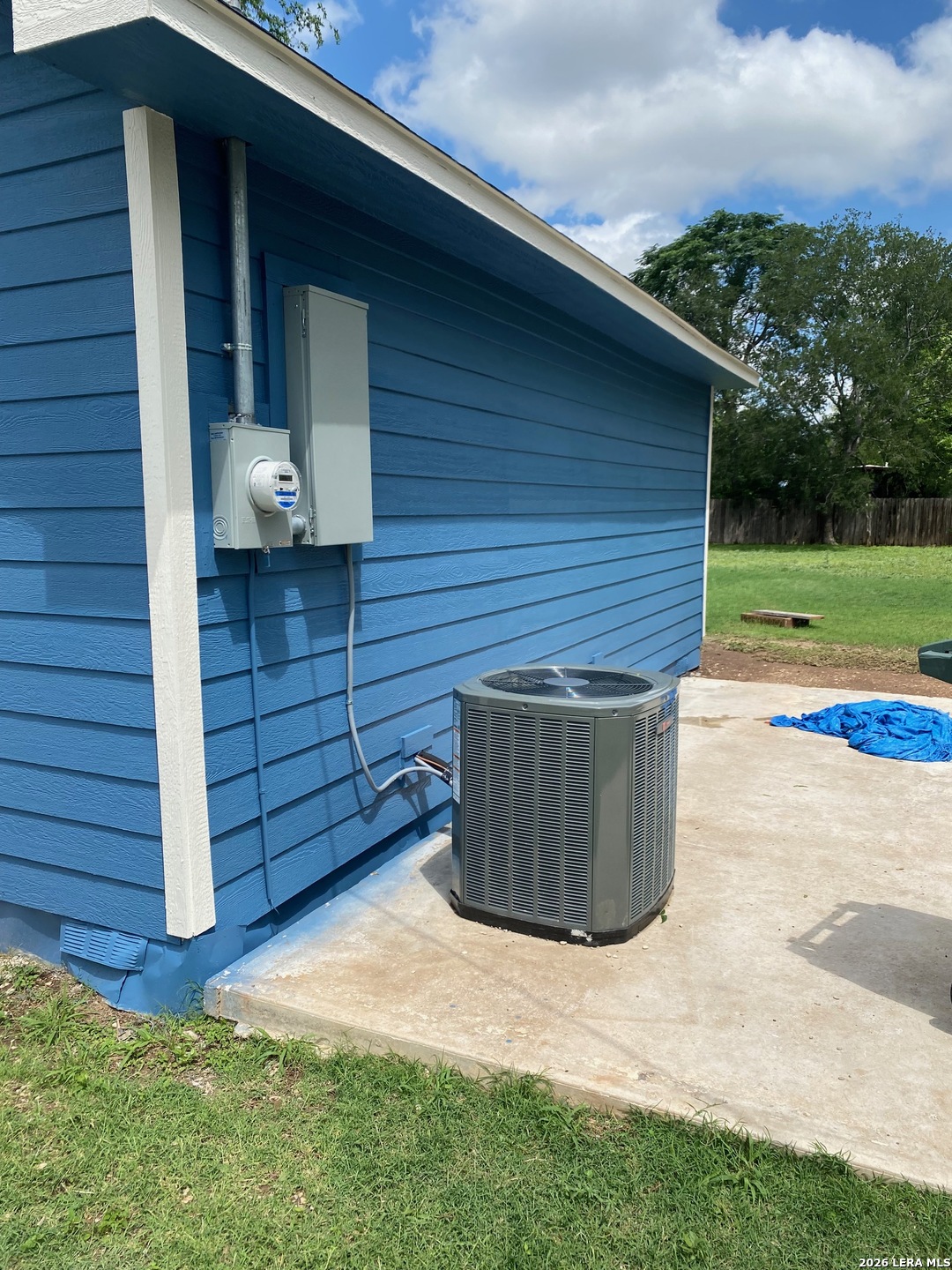 108 W Knippa Street Uvalde TX 78801