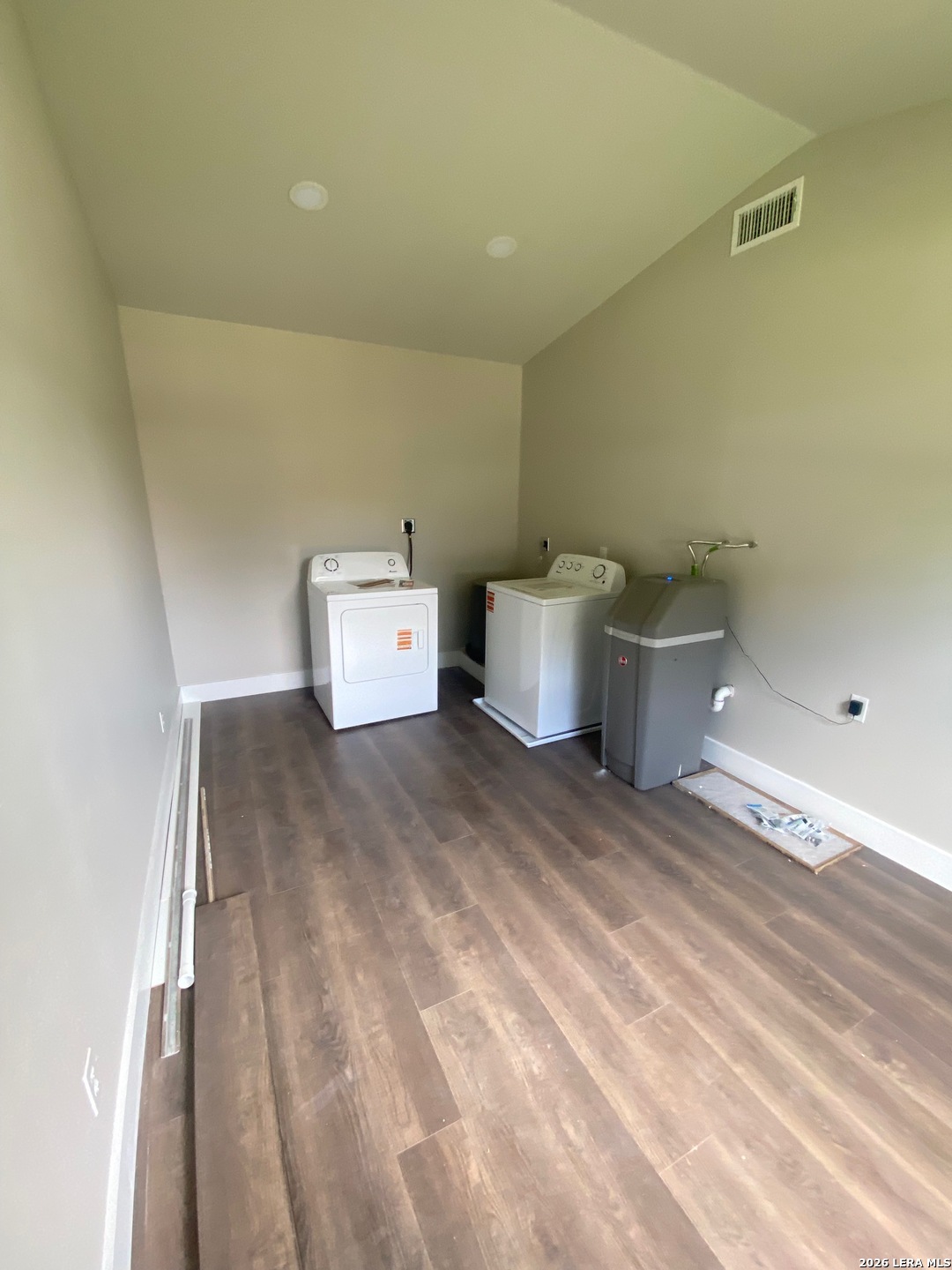 108 W Knippa Street Uvalde TX 78801