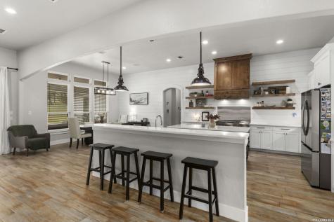 121 N Tranquility Drive La Vernia TX 78121