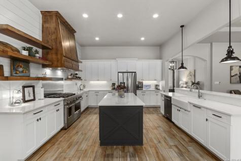 121 N Tranquility Drive La Vernia TX 78121