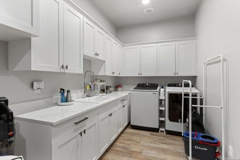 121 N Tranquility Drive La Vernia TX 78121