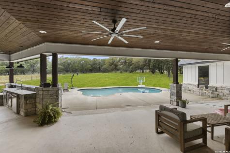 121 N Tranquility Drive La Vernia TX 78121