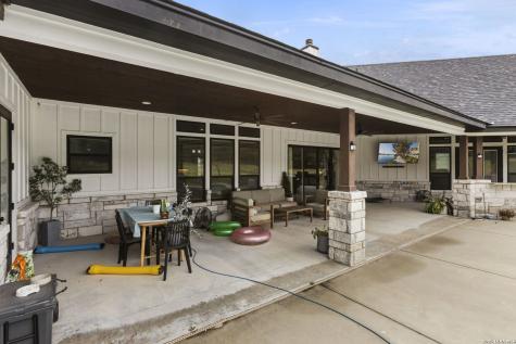 121 N Tranquility Drive La Vernia TX 78121
