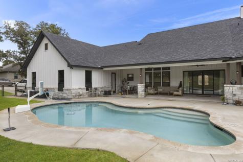 121 N Tranquility Drive La Vernia TX 78121