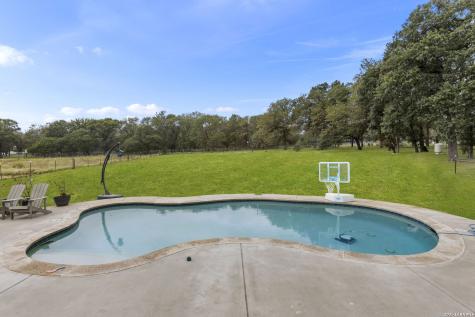 121 N Tranquility Drive La Vernia TX 78121