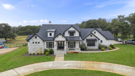 121 N Tranquility Drive La Vernia TX 78121