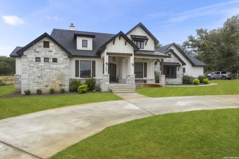 121 N Tranquility Drive La Vernia TX 78121